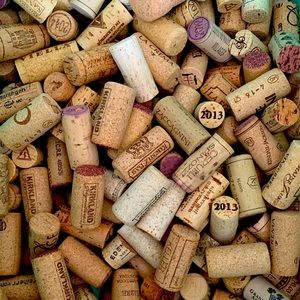 🍷 Corks Corks Corks 🍷🍾